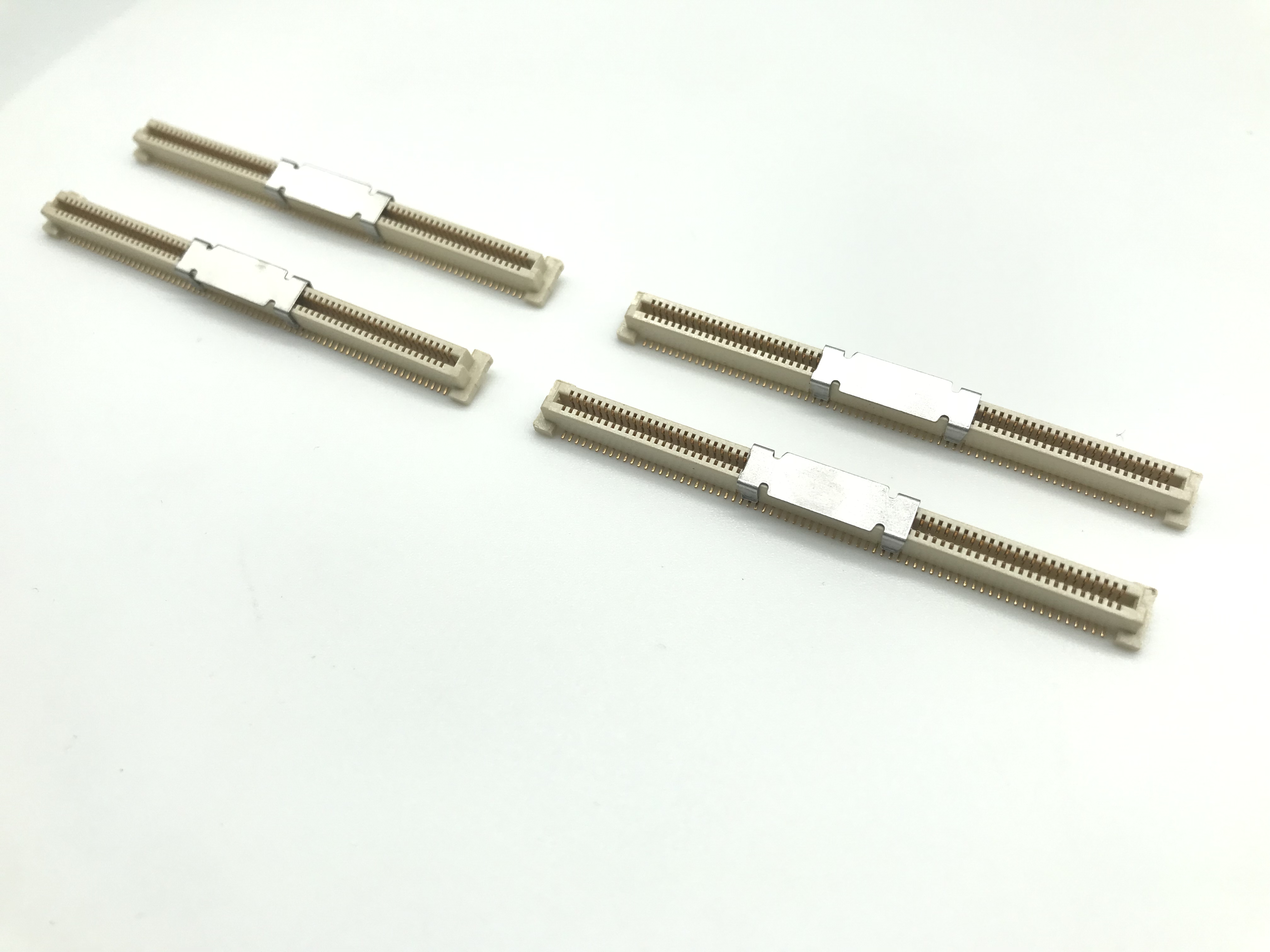 3710-F 板对板连接器 0.8mm 母座 带住带盖