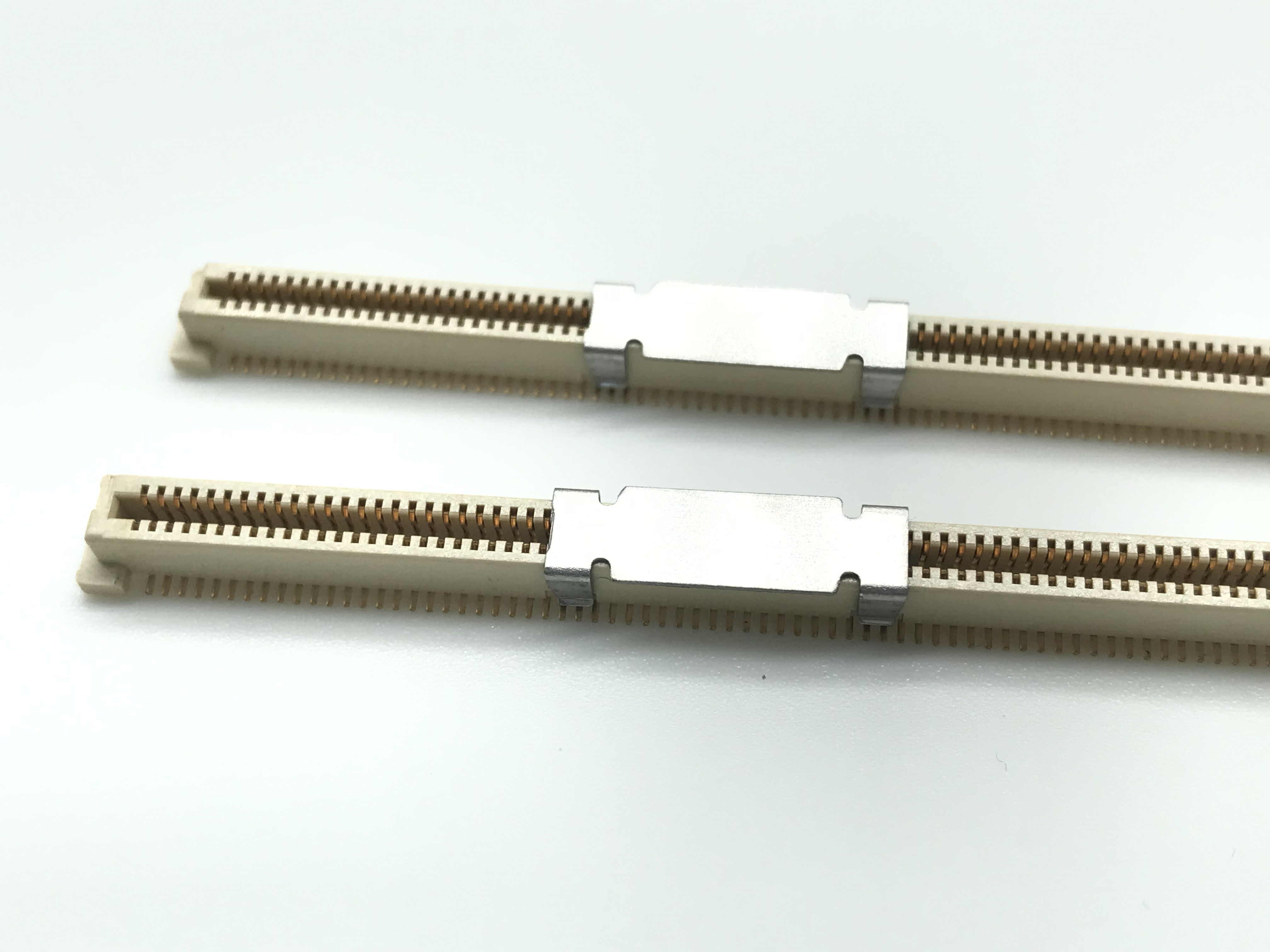 3710-F 板对板连接器 0.8mm 母座 带住带盖