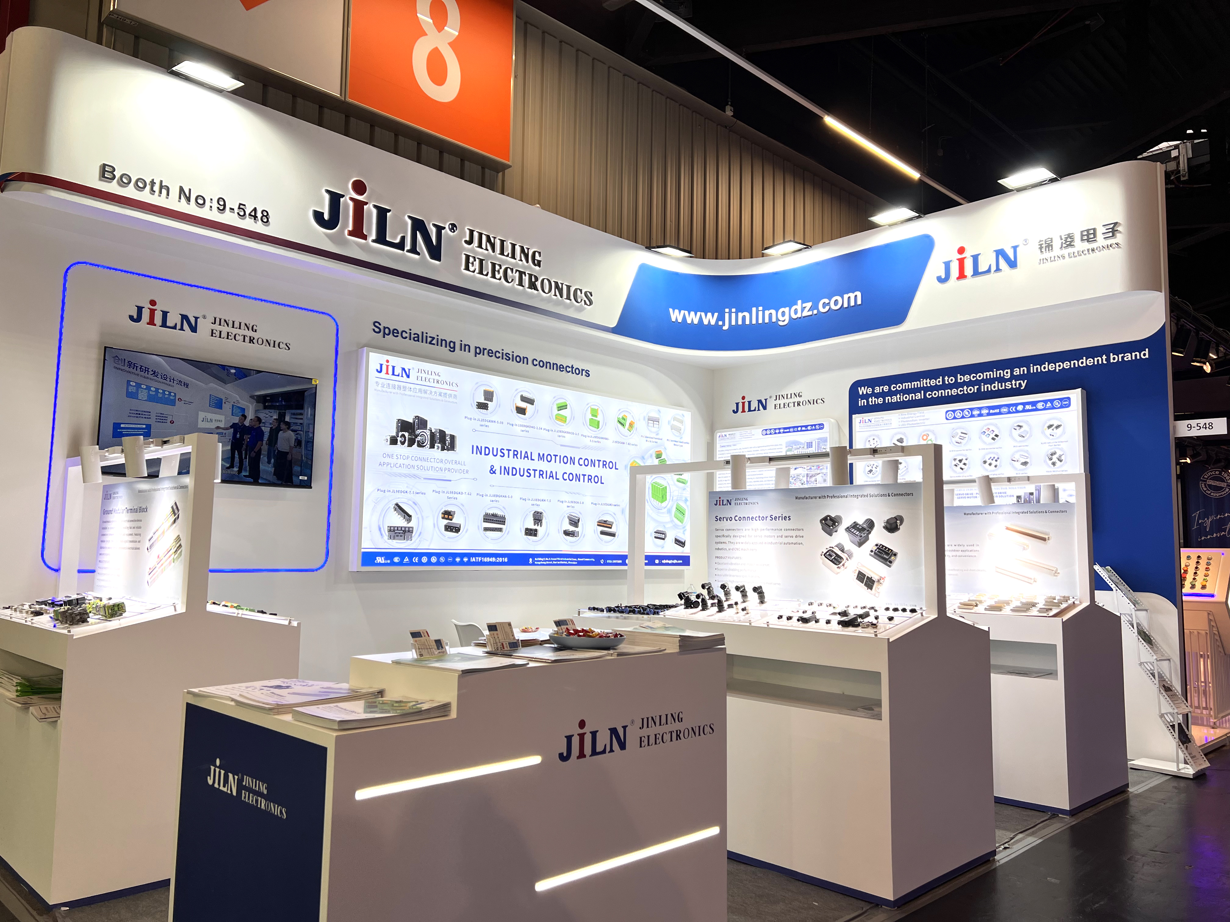 聚焦德国纽伦堡 | 锦凌电子展台人气火爆，专业团队实力“圈粉”无数